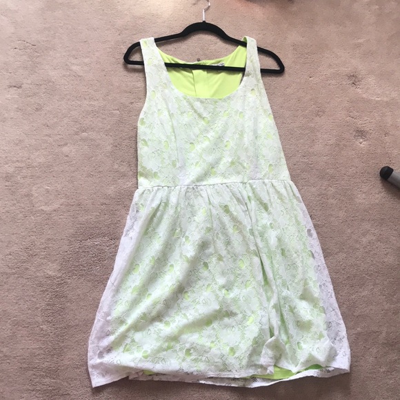 American Eagle Outfitters Dresses & Skirts - White lace green American Eagle dress